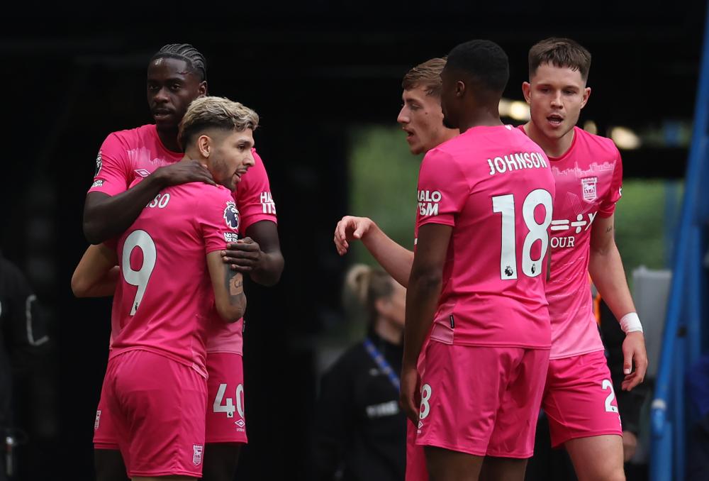 更是他长年 更是他长年